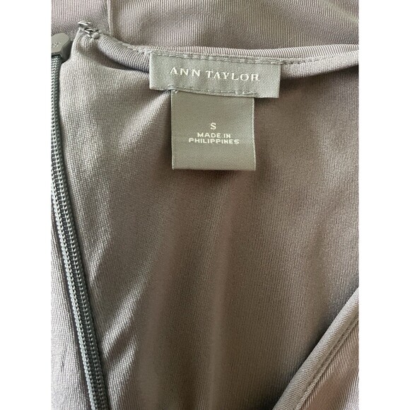 🌫️ Ann Taylor Grey Fit & Flare Dress – V-Neck, Pleated, Lined – Size S - Picture 4 of 5